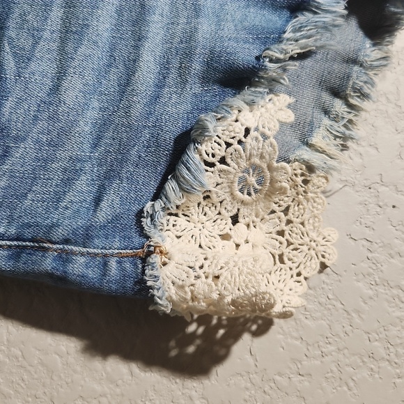 Mossimo shorts womens lace crochet denim size 2 / 26 stretch high rise - Picture 2 of 8